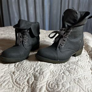 Women’s Heather Gray Boots Size 8.5 US